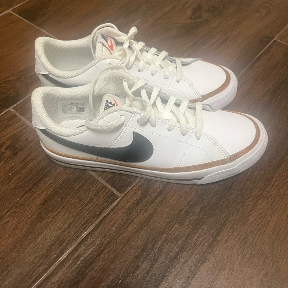 Nike Women’s White Sneakers with Black Swoosh and Brown Trim